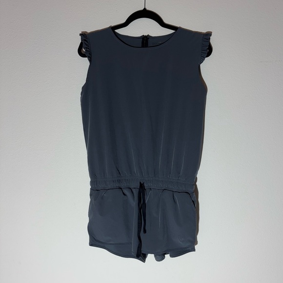 Albion Romper with Drawstring Waist and Ruffle Cap Sleeve Size Medium - Picture 4 of 6
